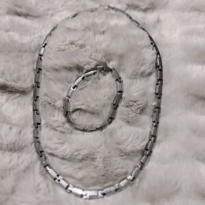 25” necklace 9” bracelet men’s color silver